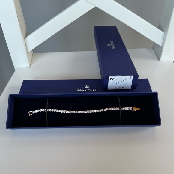 Swarovski Deluxe Rose Gold Tennis Bracelet Brand New - Picture 1 of 7